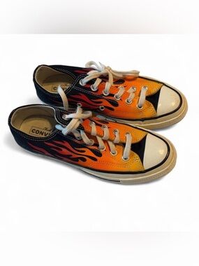 Converse Low Top Sneakers in Orange and White